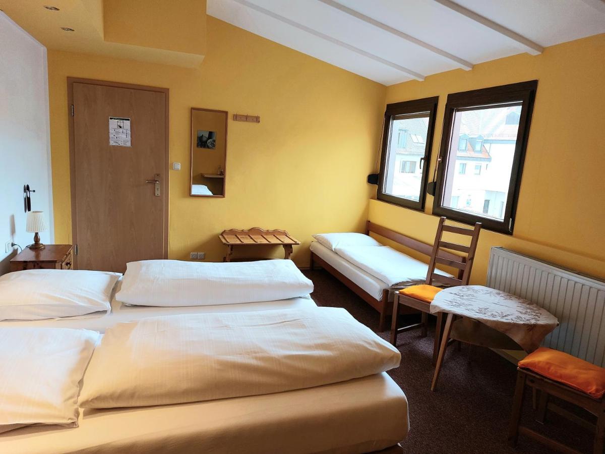 Gaestehaus Langhammer Bubenreuth Ruang foto