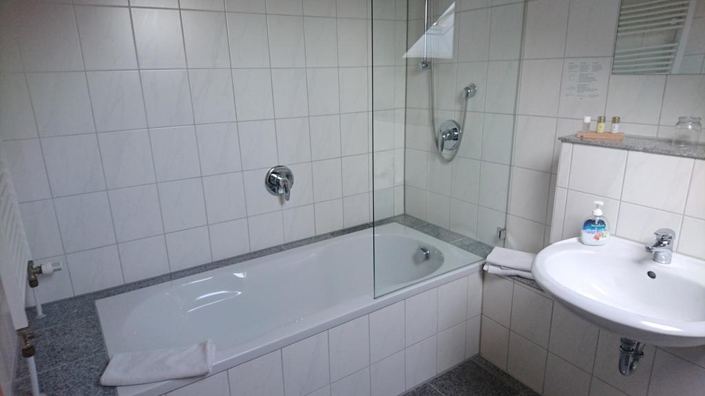 Gaestehaus Langhammer Bubenreuth Bagian luar foto
