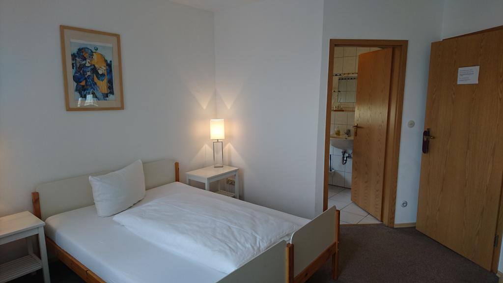 Gaestehaus Langhammer Bubenreuth Bagian luar foto