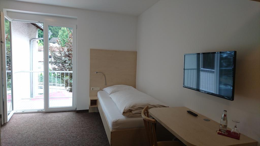 Gaestehaus Langhammer Bubenreuth Bagian luar foto